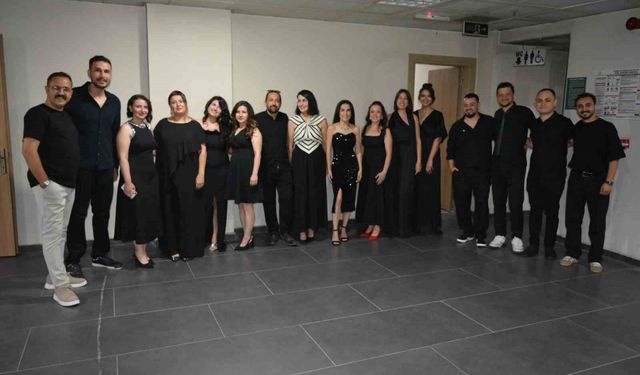 Öğretmenler sahneye çıktı, Alaşehir tek ses oldu
