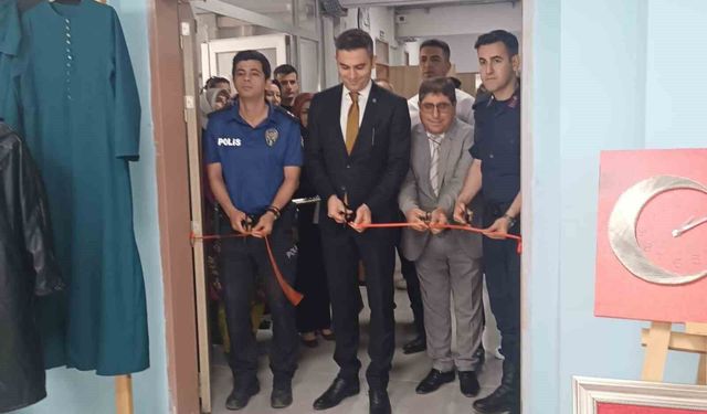Selendi Halk Eğitim Merkezinin sergisi göz doldurdu