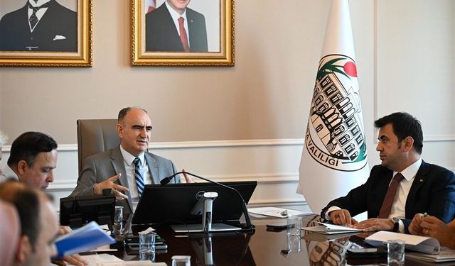 Vali Özkan: 'Güçlü aile, güçlü toplum ve güçlü devlet anlayışının temelini oluşturmaktadır'