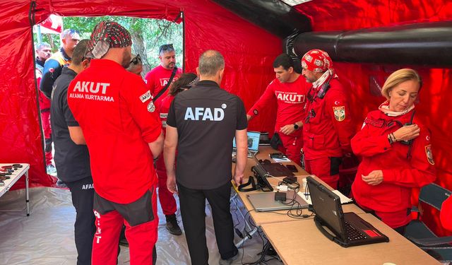 AKUT, Spil Dağı Milli Parkı’nda Tatbikat yaptı