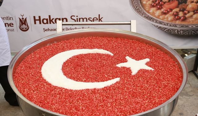 Başkan Hakan Şimşek hemşerileriyle aşure bereketini paylaştı