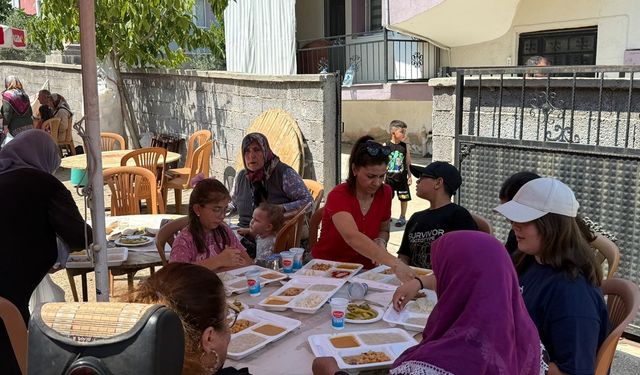 Irmak öğretmen memleketi Kula'da dualarla anıldı