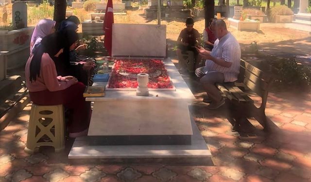 Kur'an kursu öğrencilerinden şehide vefa