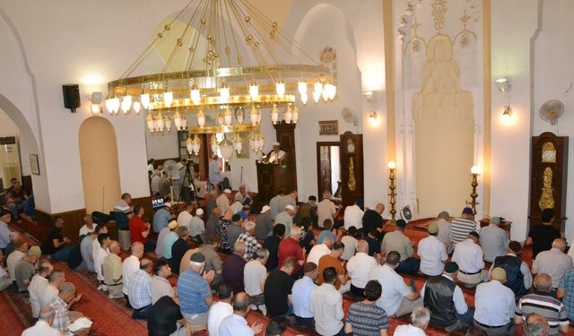 Manisa'da 15 Temmuz Demokrasi ve Milli Birlik Günü'nde şehitler anıldı