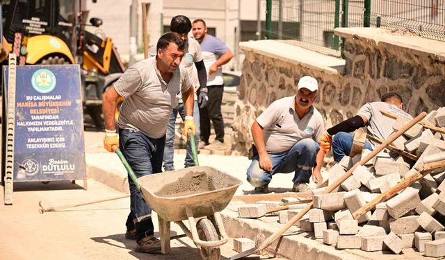 Manisa'nın yeni yerleşim yeri Akgedik'te yollar yenileniyor