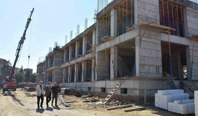 Salihli'de iki yeni okul yükseliyor