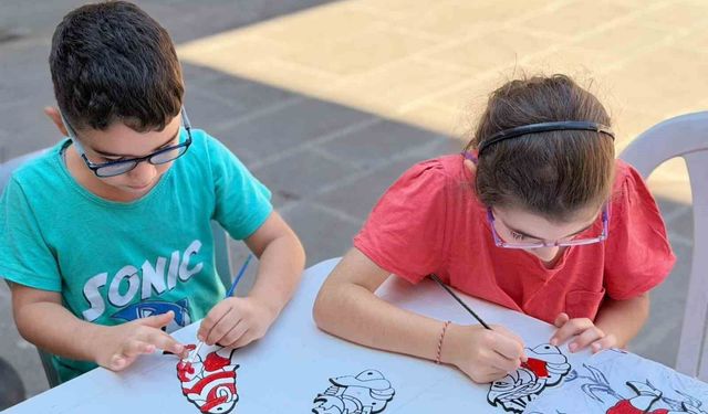 Şehzadeler'de Hacivat ve Karagöz'e 'Milli Takım' dokunuşu