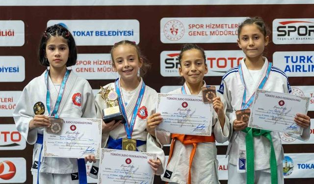Yunusemre'nin minik judocuları Türkiye'yi salladı