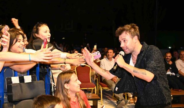 Demirci'de festival coşkusu Grup İkilem ile tavan yaptı