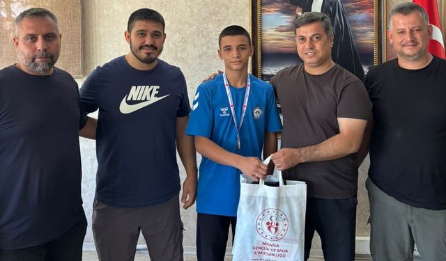 İl Müdürü Öztürk'ten Türkiye Şampiyonu Yaman'a kutlama