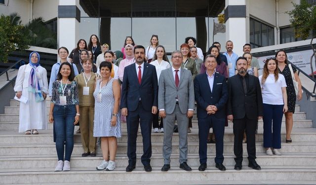 Manisa'da özel çocuklar için 'İlk rehber' aileler olacak