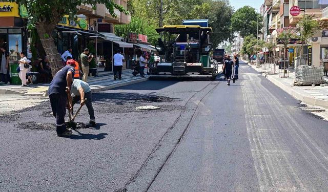 Salihli'nin Şüheda Caddesi baştan aşağı yenileniyor