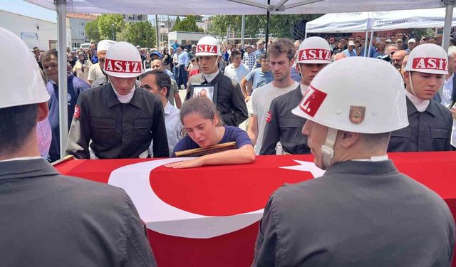 Trafik kazasında vefat eden uzman çavuş toprağa verildi