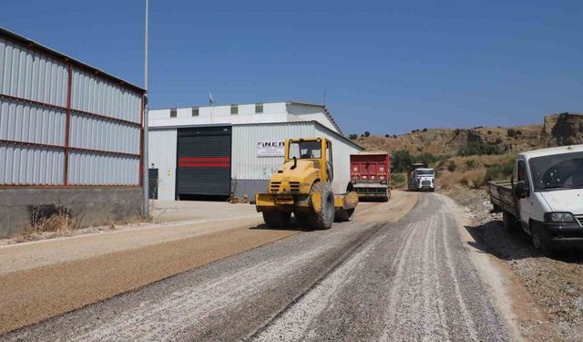 Turgutlu Belediyesinden yol sorunlarına çok yönlü çözüm