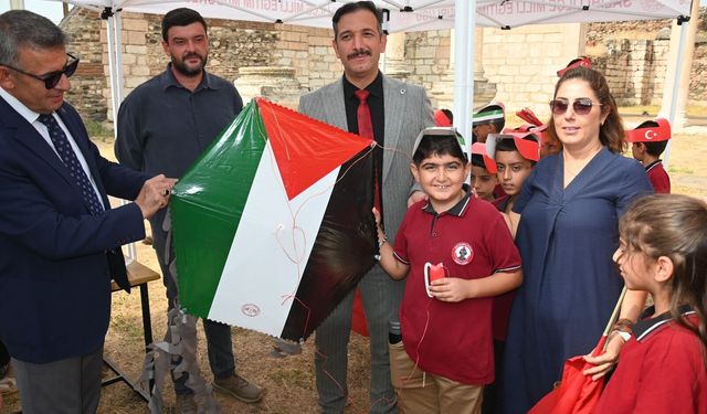 Uçurtmalar vurulmasın, gökyüzü çocuklara kalsın