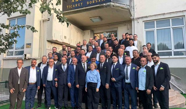 Akhisar Ticaret Borsası'nda Başkan Alhat güven tazeledi