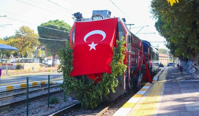 Atatürk'ün Manisa'ya gelişinin 101. yılı törenle kutlandı
