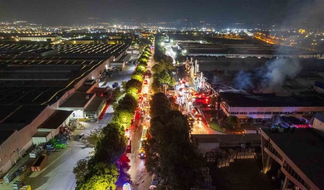 Manisa'daki fabrika yangını kontrol altına alındı