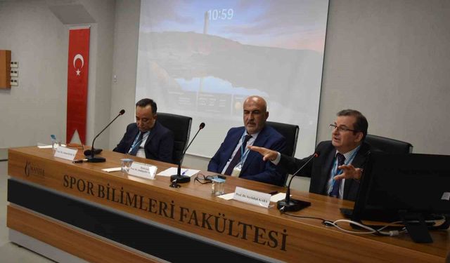 Manisa'nın dini ve kültürel mirasının konu edinildiği sempozyum başladı