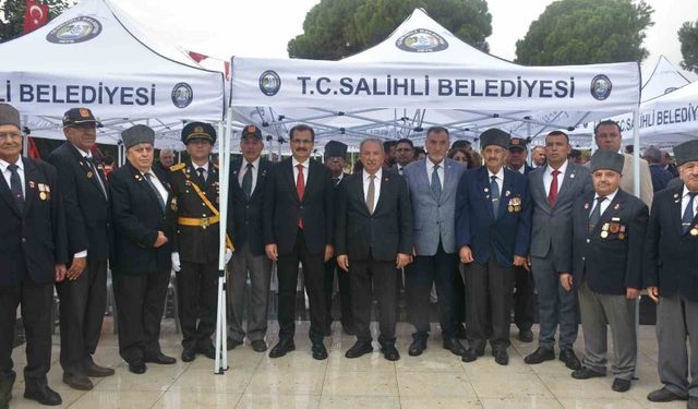 Salihli'de Cumhuriyet coşkusu başladı