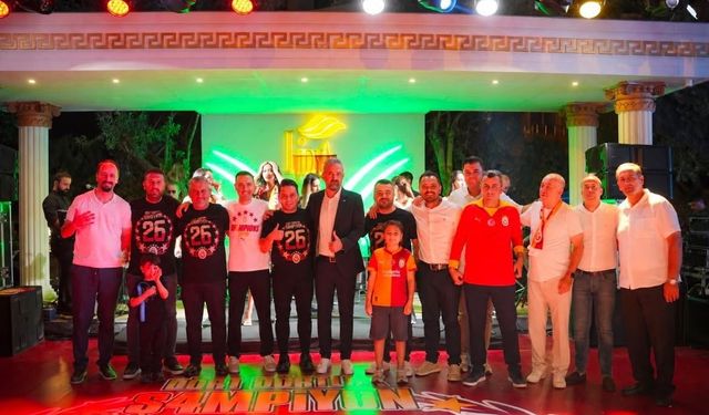 Salihli'de Galatasaraylılardan öğrencilere burs desteği
