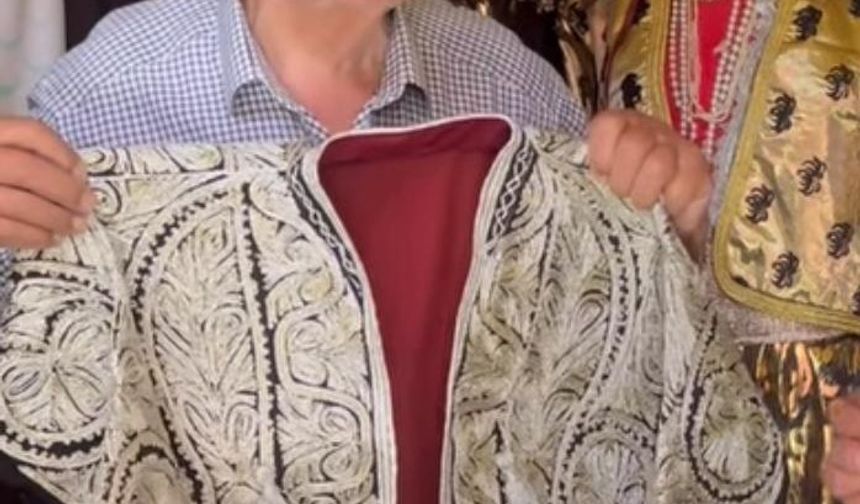Simli gümüş iplikle işlenen nadide bir giysi ‘Sarka’