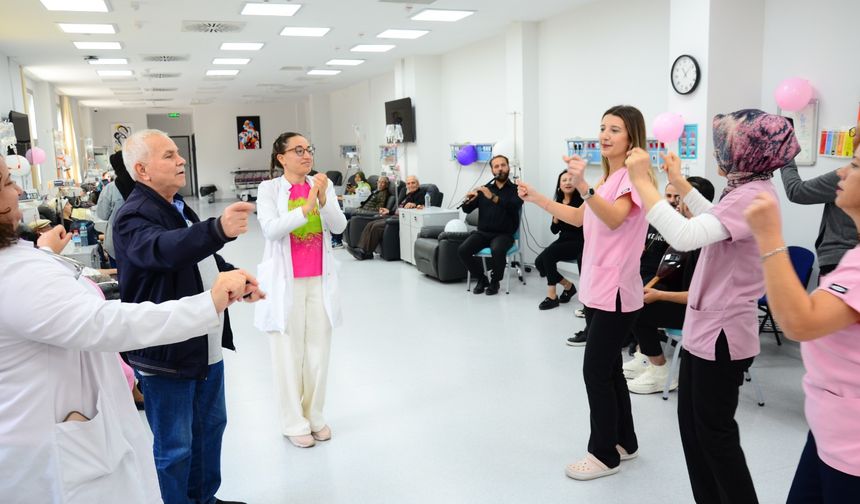 Manisa'da ‘Sanatla Umuda Dokunuş’ etkinliği hastalara moral oldu