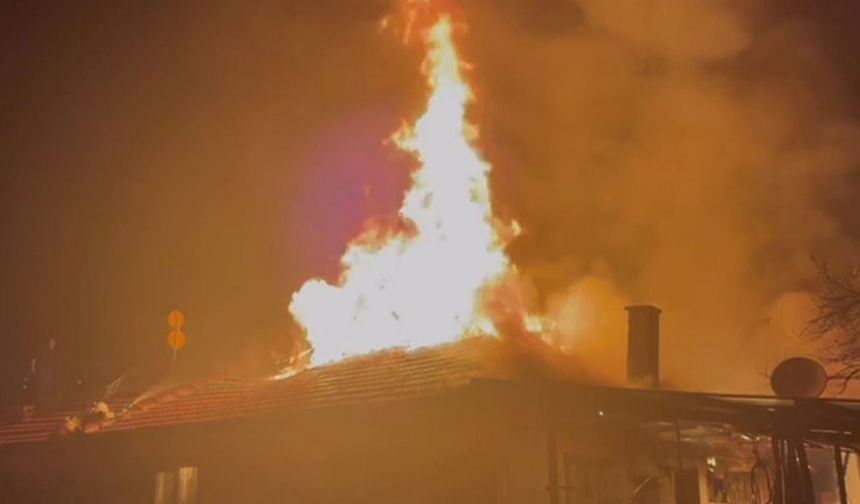 Kula’da gece saatlerinde yangın paniği