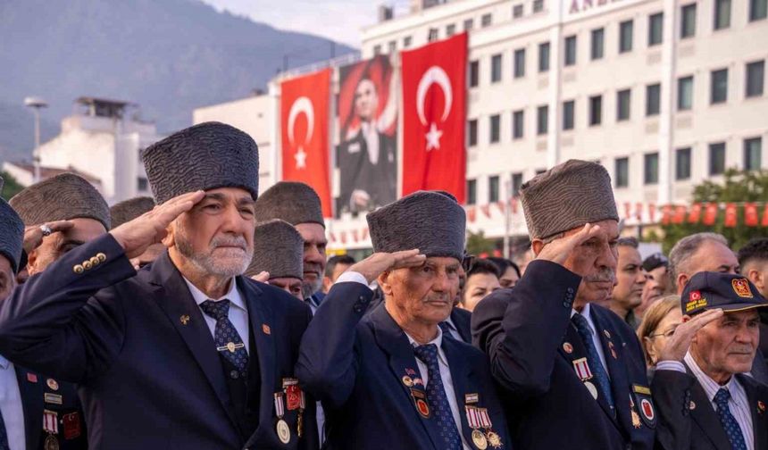 Manisa 2 dakikalığına sessizliğe büründü