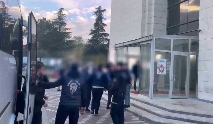 Manisa merkezli 8 ilde yasa dışı bahis operasyonunda 23 gözaltı