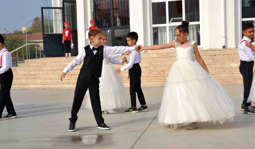 ‘Son Balo’ gösterisi ile 10 Kasım’a özel anma