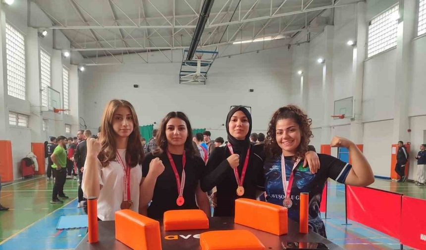 Salihlili imam hatipli kızların bileği bükülmedi