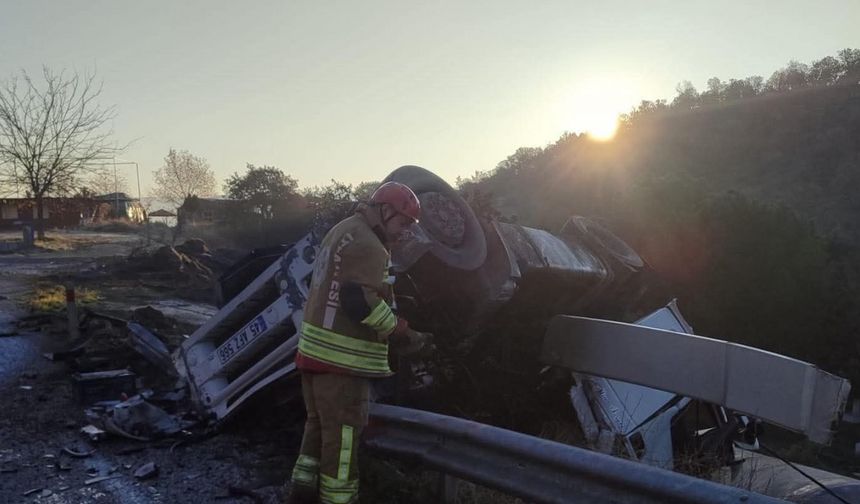 Tır kontrolden çıktı: 1 yaralı