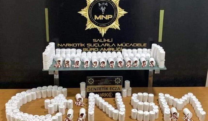 Manisa'da zehir tacirlerine geçit yok: 11 bin uyuşturucu hap ele geçirildi