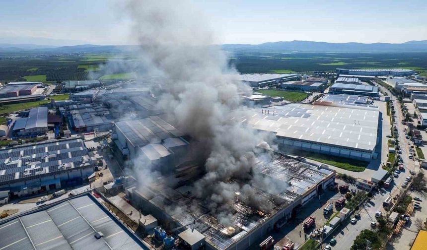 Akhisar Kaymakamı Can'dan fabrika yangınına ilişkin açıklama