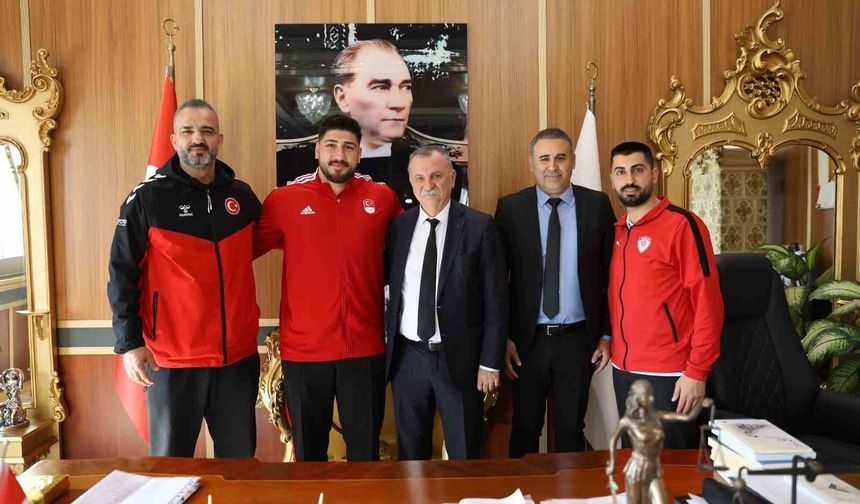 Avrupa Şampiyonu Mert Şişmanlar Yunusemre Belediyespor'da