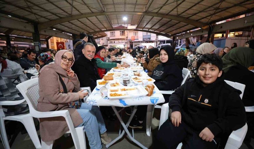 Başkan Balaban Karaköy'de vatandaşlarla iftar yaptı