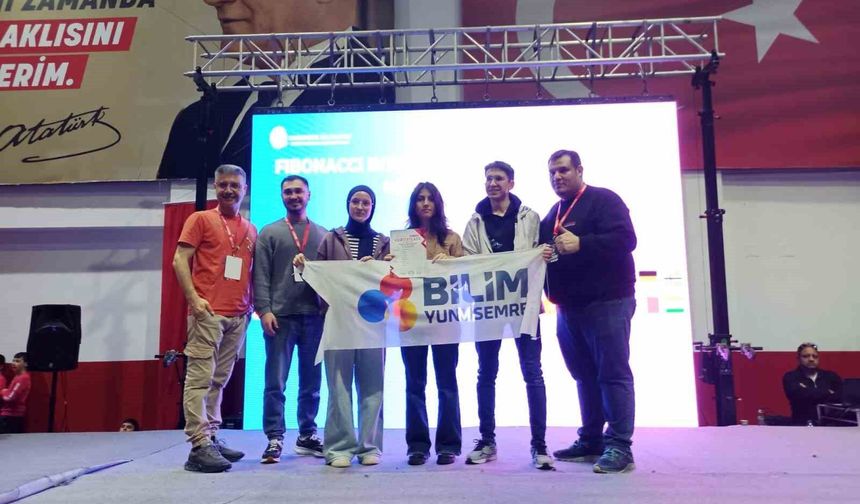 Bilim Yunusemre İzmir'den 3 ödülle döndü