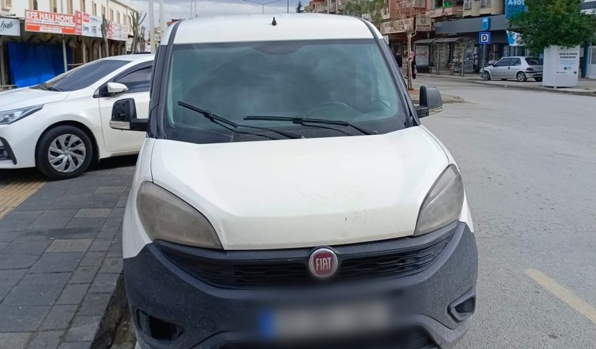 Çaldığı kamyonetle yakıt alıp turladı