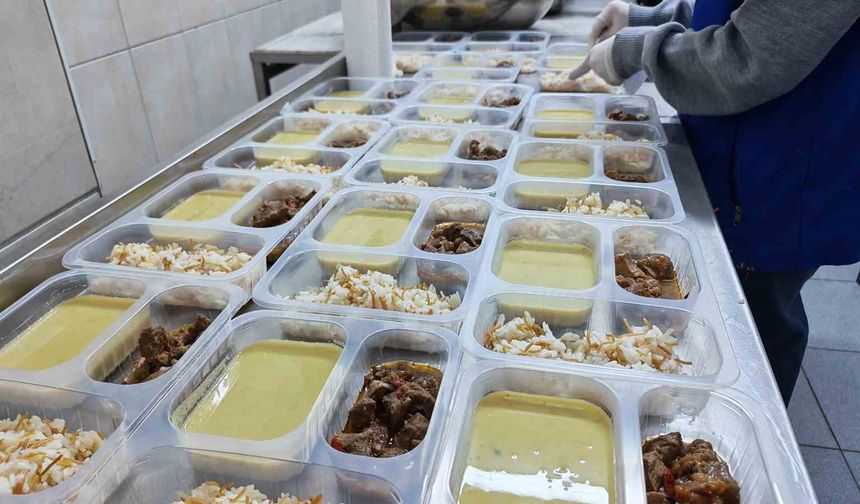 Gönüllü gençlerle iftar seferberliği