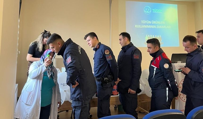 Jandarmadan Alaşehir'de toplu sigarayı bırakma adımı