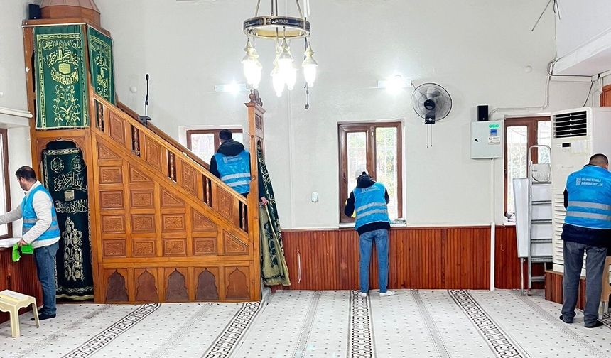 Manisa'da denetimli serbestlik yükümlülerinden camilere 'Ramazan' bakımı