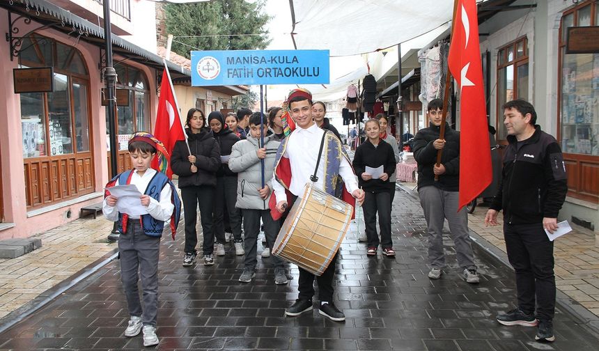 Minik davulcular mahalleleri şenlendirdi