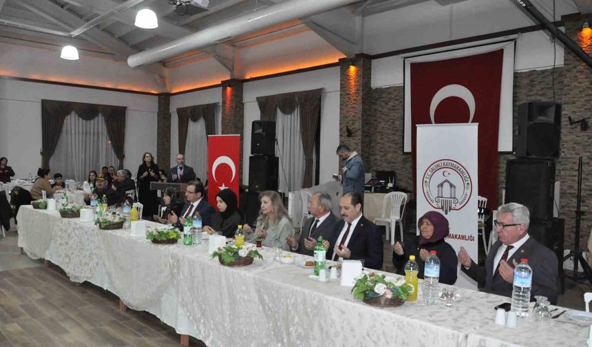 Salihli Kaymakamı Güldoğan, şehit aileleri ve gazilerle iftarda buluştu