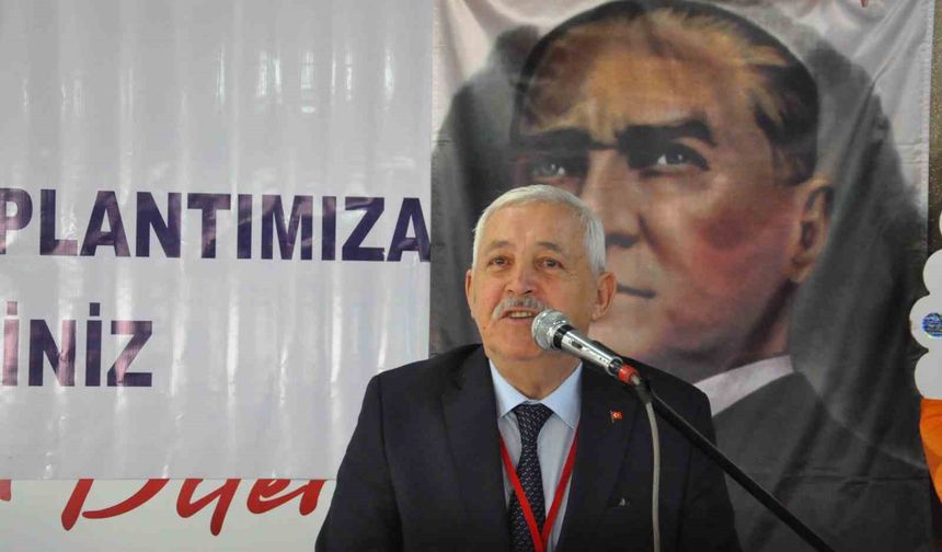 Salihli'de 4 başkan değişti, 8 başkan güven tazeledi