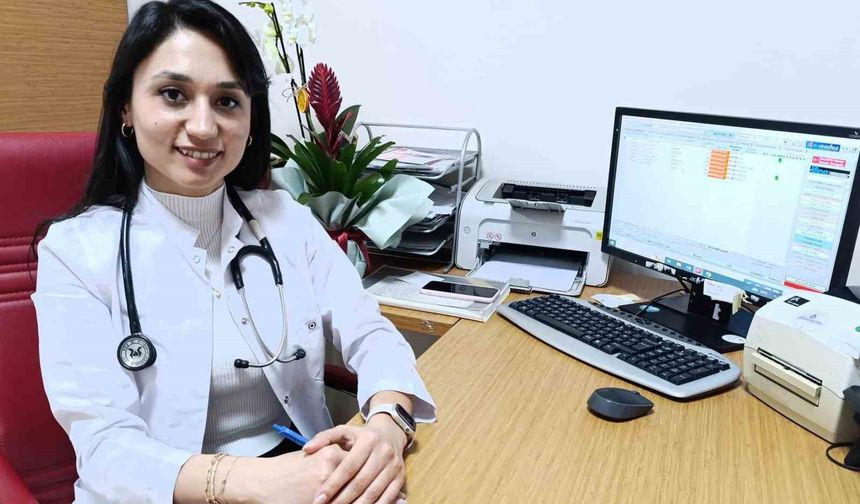 Selendi Devlet Hastanesi'nde dahiliye uzmanı göreve başladı
