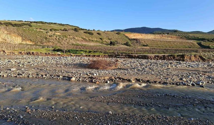 Ziyanlar'da dere taştı, tarım arazileri zarar gördü