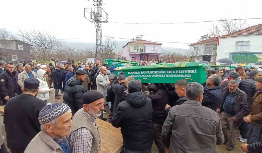 Eşi ve ailesini katletmişti: 4 kişi yan yana toprağa verildi
