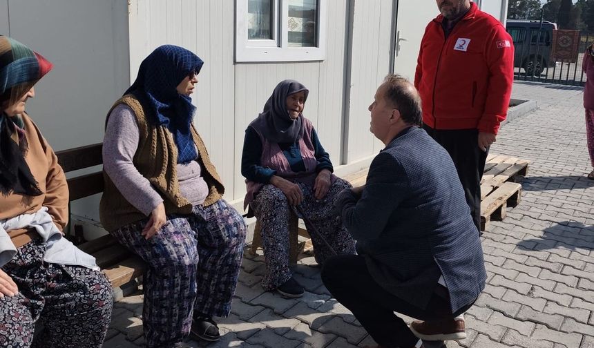 Gördesli öğrencilerden depremzede ailelere Ramazan desteği