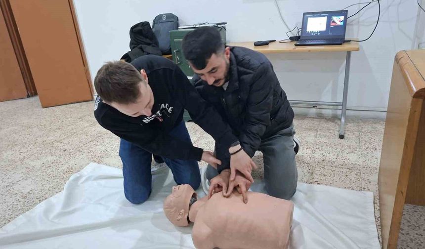 Gördes'te STK'lara yönelik 'hayat kurtaran' eğitimler başladı